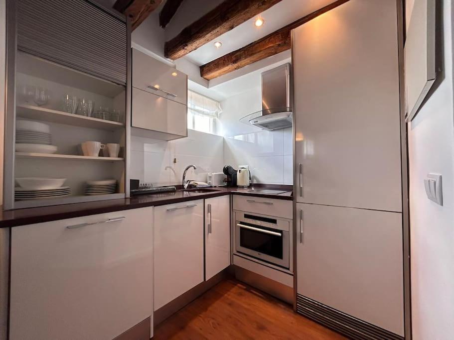 Emblematic Flat In Madrid Central - Arenal Bagian luar foto